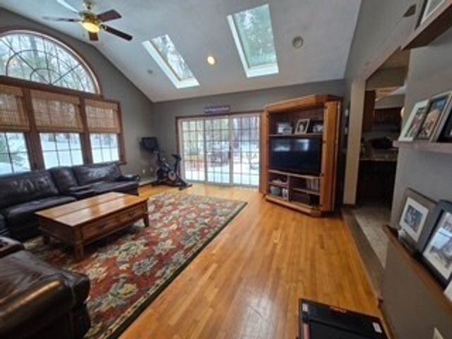 11 Sunset Dr, Sterling, MA 01564