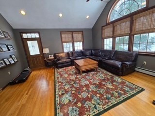 11 Sunset Dr, Sterling, MA 01564