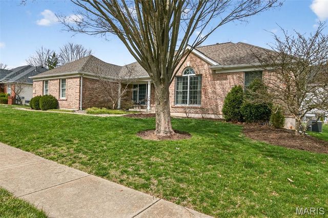 2443 Christopher Winds Lane, St Louis, MO 63129