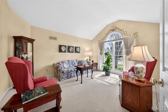 2443 Christopher Winds Lane, St Louis, MO 63129
