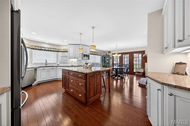 2443 Christopher Winds Lane, St Louis, MO 63129