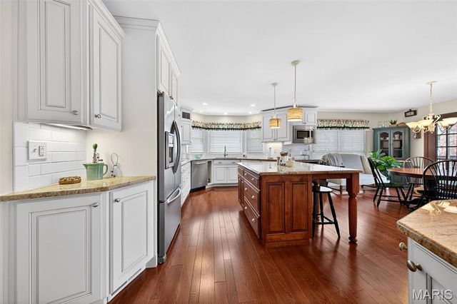 2443 Christopher Winds Lane, St Louis, MO 63129