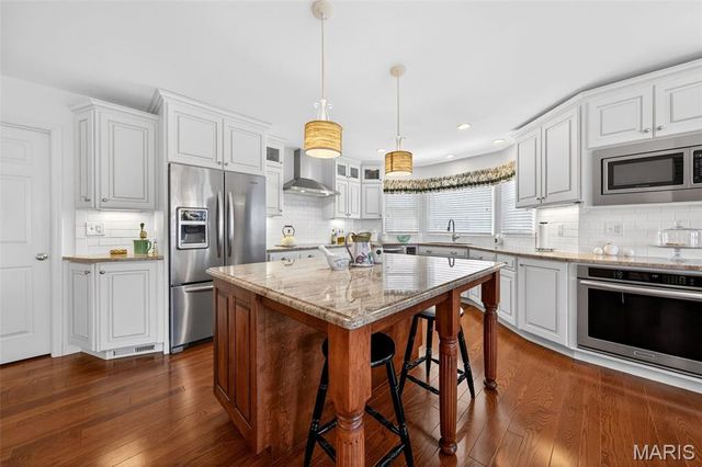 2443 Christopher Winds Lane, St Louis, MO 63129