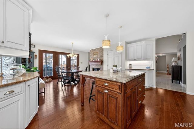2443 Christopher Winds Lane, St Louis, MO 63129