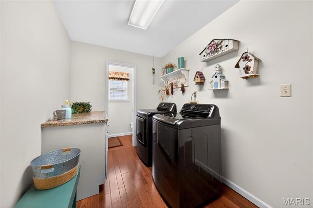 2443 Christopher Winds Lane, St Louis, MO 63129