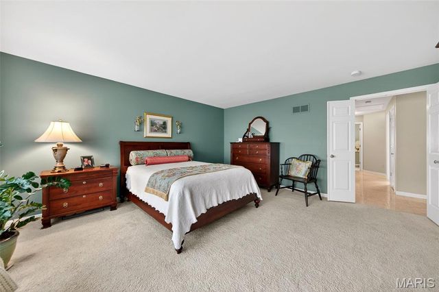 2443 Christopher Winds Lane, St Louis, MO 63129