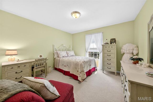 2443 Christopher Winds Lane, St Louis, MO 63129