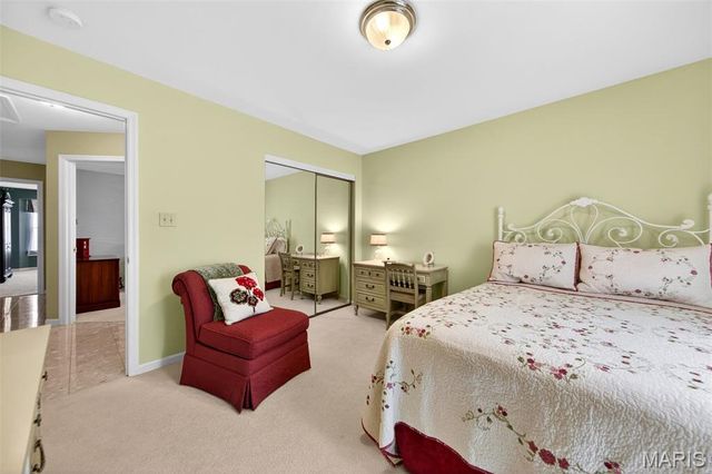 2443 Christopher Winds Lane, St Louis, MO 63129