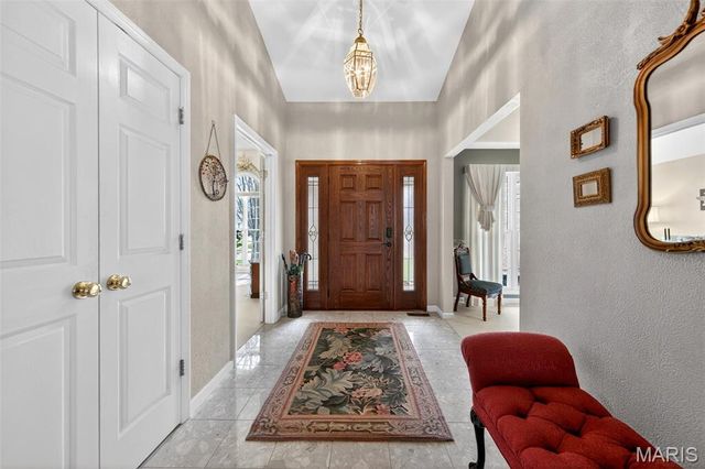 2443 Christopher Winds Lane, St Louis, MO 63129
