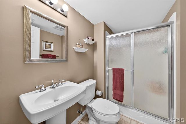 2443 Christopher Winds Lane, St Louis, MO 63129
