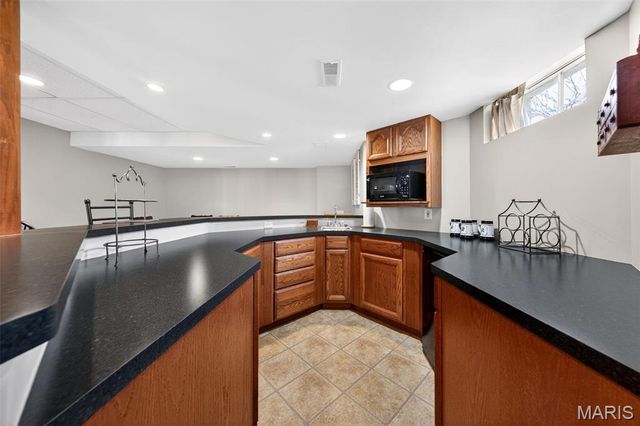2443 Christopher Winds Lane, St Louis, MO 63129