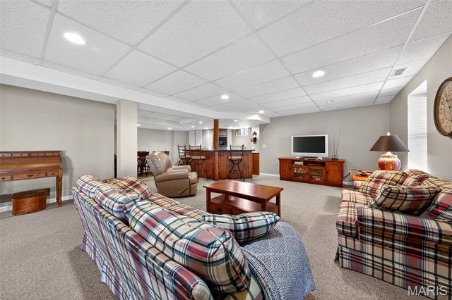2443 Christopher Winds Lane, St Louis, MO 63129