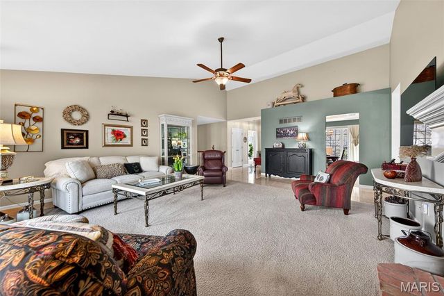2443 Christopher Winds Lane, St Louis, MO 63129