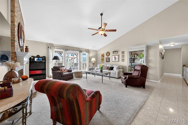 2443 Christopher Winds Lane, St Louis, MO 63129