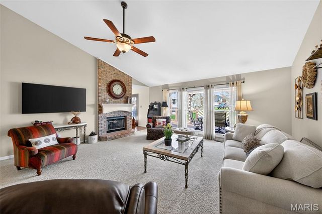 2443 Christopher Winds Lane, St Louis, MO 63129