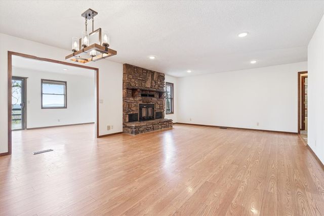 26 Mission Hills Lane, Holiday Island, AR 72631