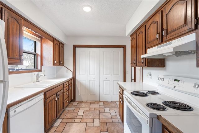 26 Mission Hills Lane, Holiday Island, AR 72631