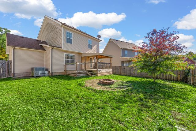 612 Fox Path Ln, Clarksville, TN 37040