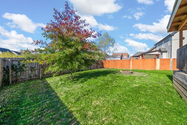 612 Fox Path Ln, Clarksville, TN 37040