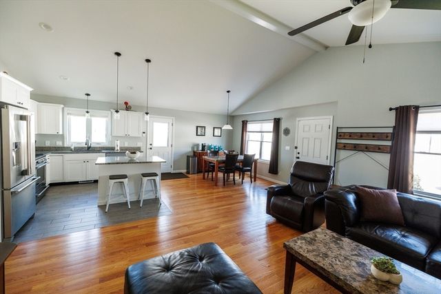 349 County St, Fall River, MA 02723