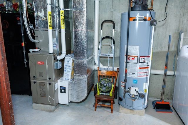 349 County St, Fall River, MA 02723