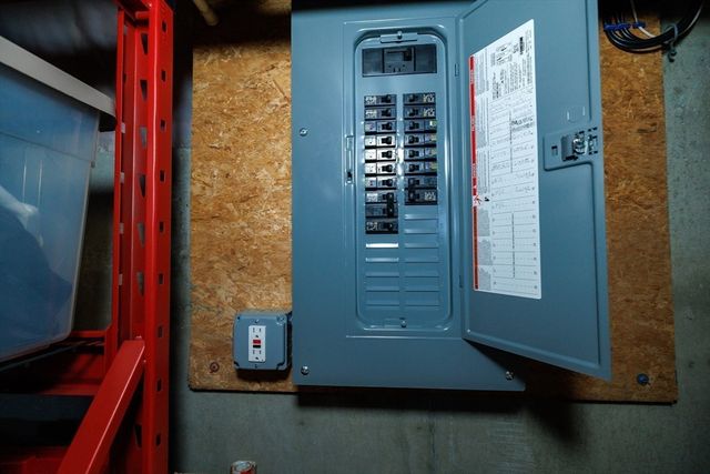 349 County St, Fall River, MA 02723