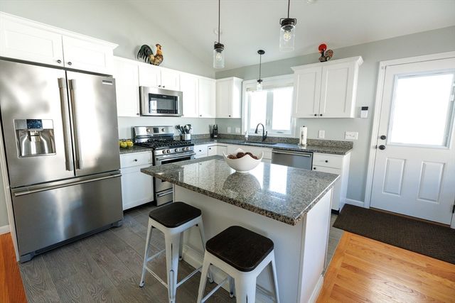 349 County St, Fall River, MA 02723