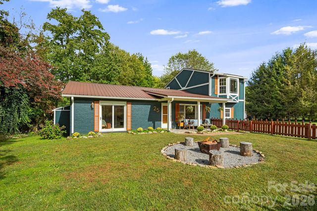 25 Pinewood Drive, Waynesville, NC 28786
