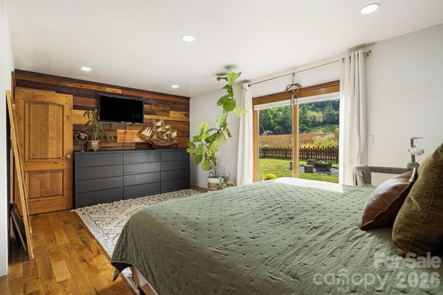 25 Pinewood Drive, Waynesville, NC 28786