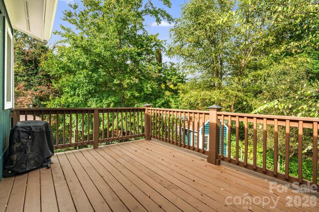 25 Pinewood Drive, Waynesville, NC 28786