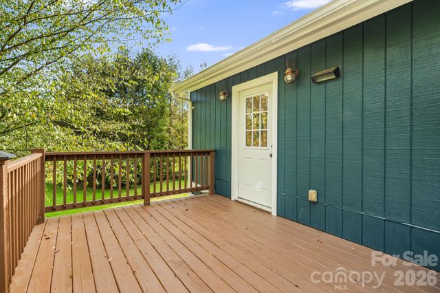 25 Pinewood Drive, Waynesville, NC 28786