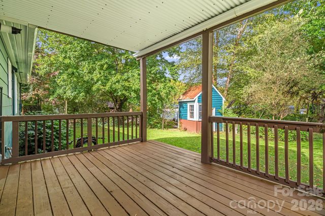 25 Pinewood Drive, Waynesville, NC 28786