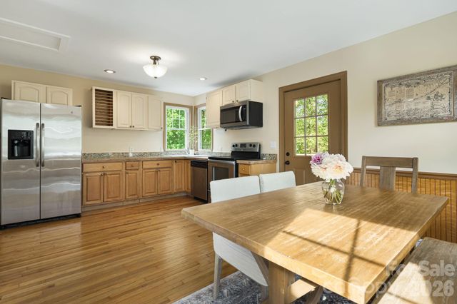 25 Pinewood Drive, Waynesville, NC 28786