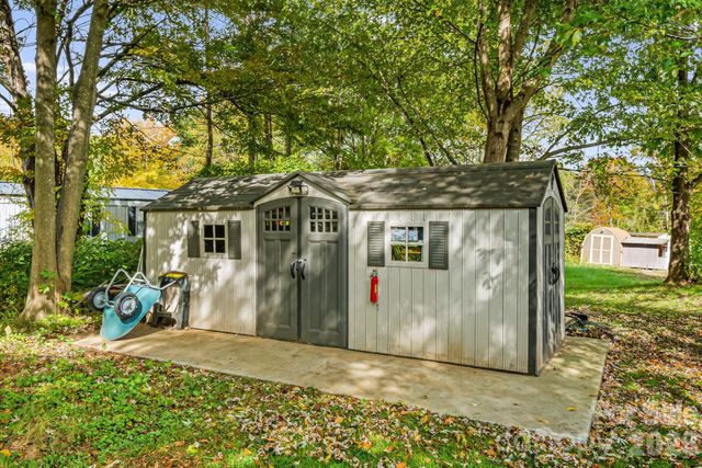 25 Pinewood Drive, Waynesville, NC 28786