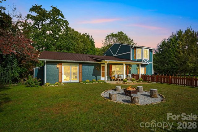 25 Pinewood Drive, Waynesville, NC 28786