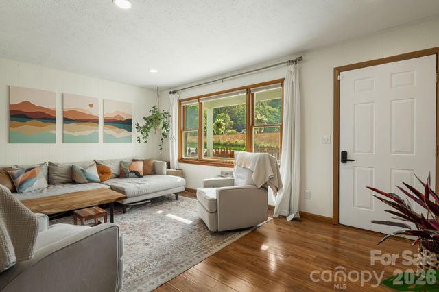 25 Pinewood Drive, Waynesville, NC 28786