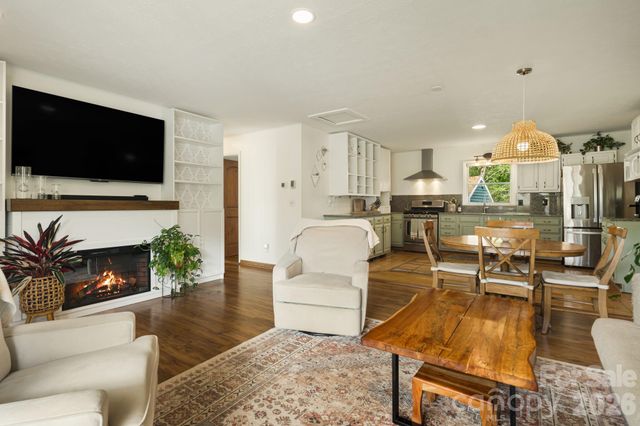 25 Pinewood Drive, Waynesville, NC 28786