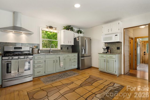 25 Pinewood Drive, Waynesville, NC 28786
