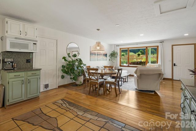 25 Pinewood Drive, Waynesville, NC 28786