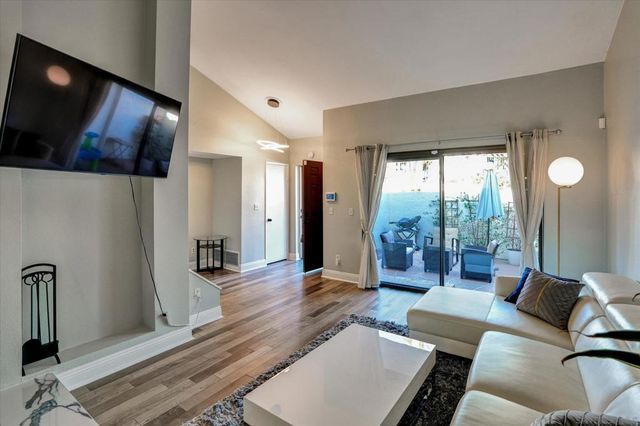 6786 Caminito Del Greco, San Diego, CA 92120