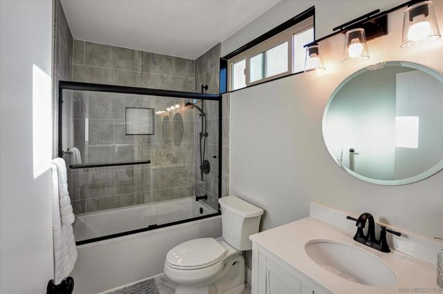 6786 Caminito Del Greco, San Diego, CA 92120