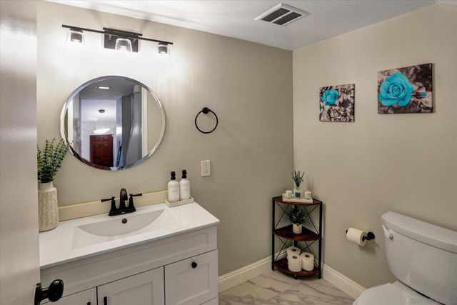 6786 Caminito Del Greco, San Diego, CA 92120