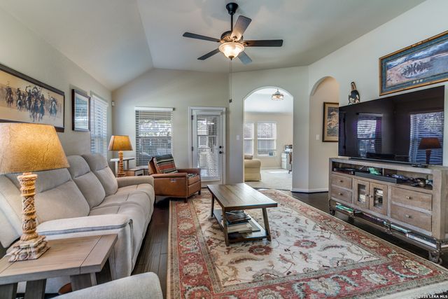 102 Vail, Boerne, TX 78006