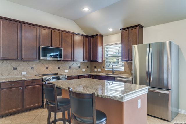 102 Vail, Boerne, TX 78006