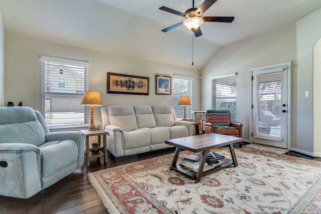 102 Vail, Boerne, TX 78006