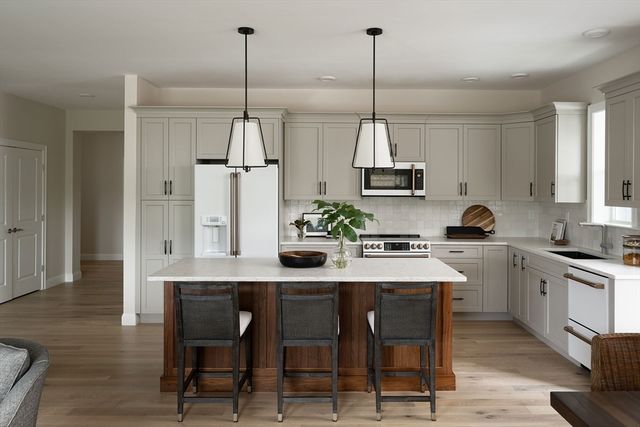 29 Hickory Bend Way 17-1, Plymouth, MA 02360