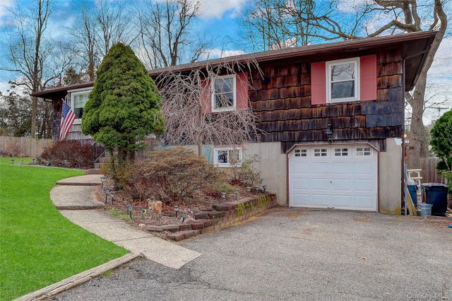 24 Milburn Road, Sound Beach, NY 11789
