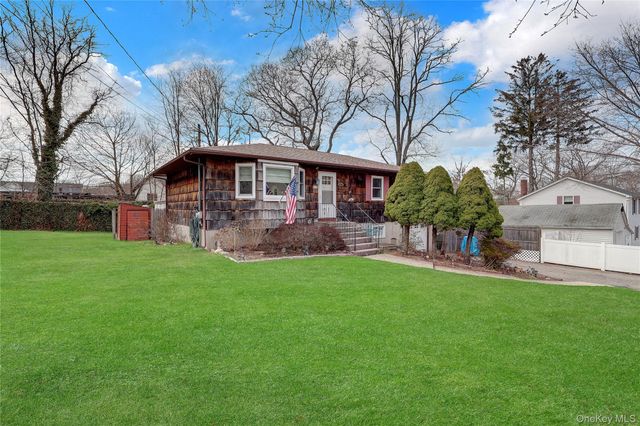 24 Milburn Road, Sound Beach, NY 11789