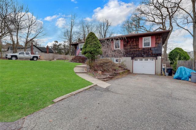 24 Milburn Road, Sound Beach, NY 11789