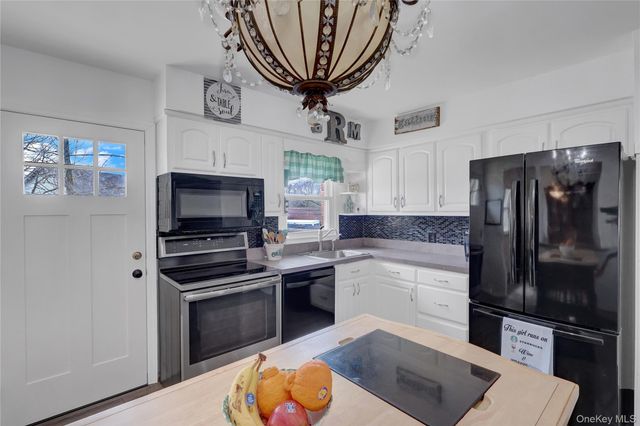 24 Milburn Road, Sound Beach, NY 11789